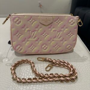 New/Never used Louis Vuitton Stardust Small Pochette from Multipochette!